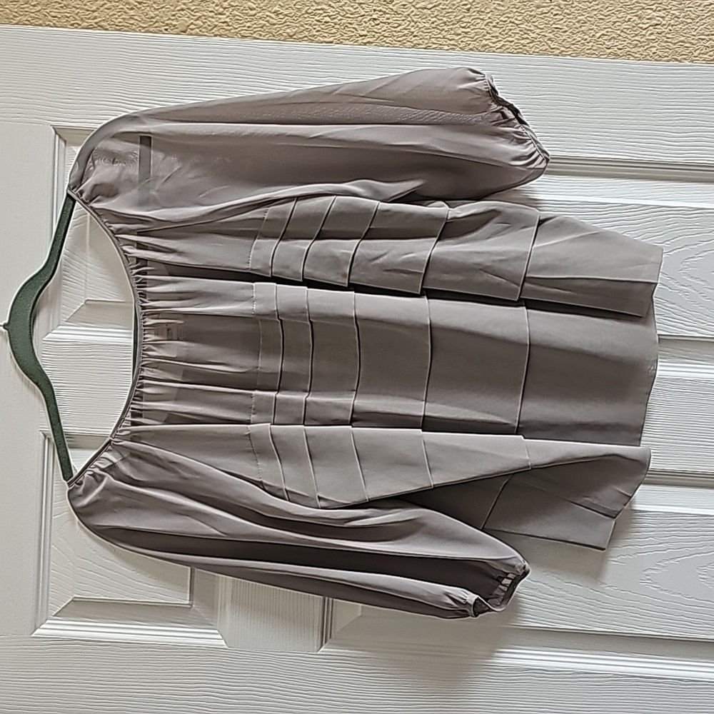 Max Studio Womens Medium Gray Mid Sleeve Pleated Blouse - Picture 3 of 4